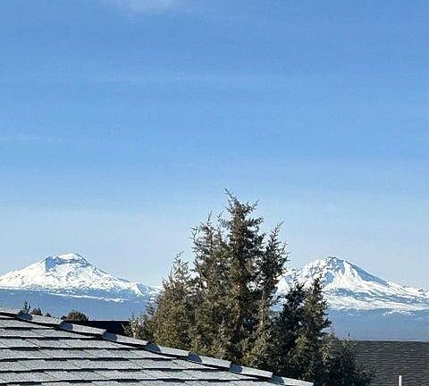 3rd image of 893 Highland View Loop