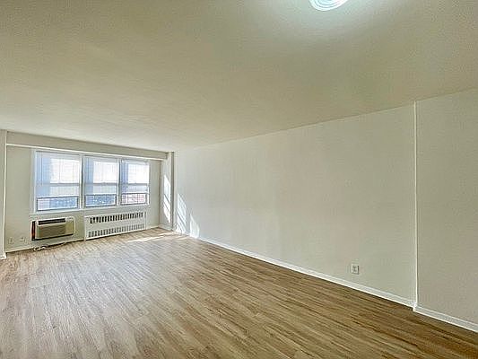 1st image of 18311 Hillside Ave APT 11K