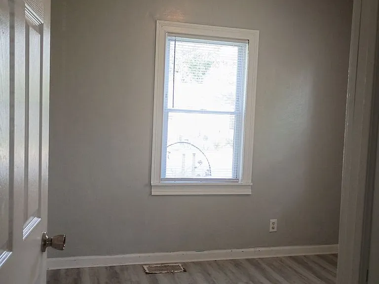 2815 & 2815 1/2 S Pershing Dr (Wynn Funds LLC) — Photo 16