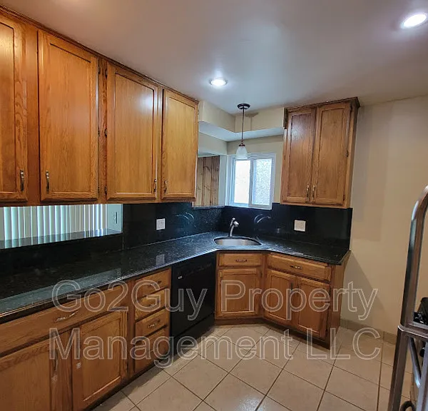 23331 Oak St — Photo 5