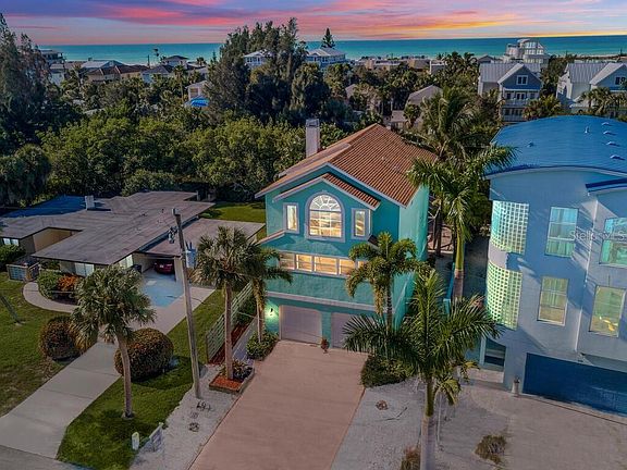 3rd image of 476 Island Cir