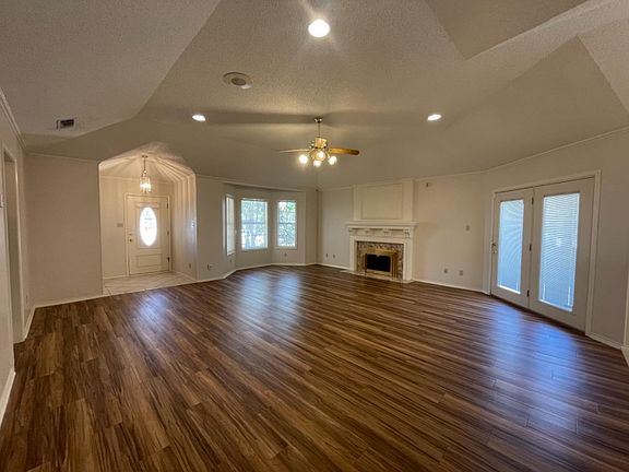 3rd image of 128 Aransas Ave