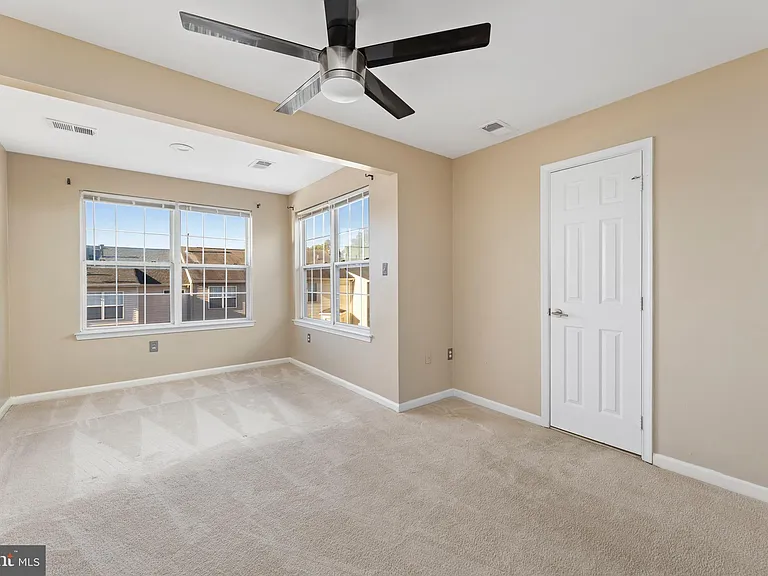 3343 Cape May Ct — Photo 26