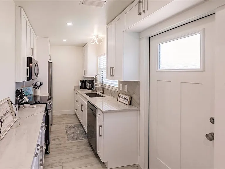 6020 Midnight Pass Rd #12 — Photo 12
