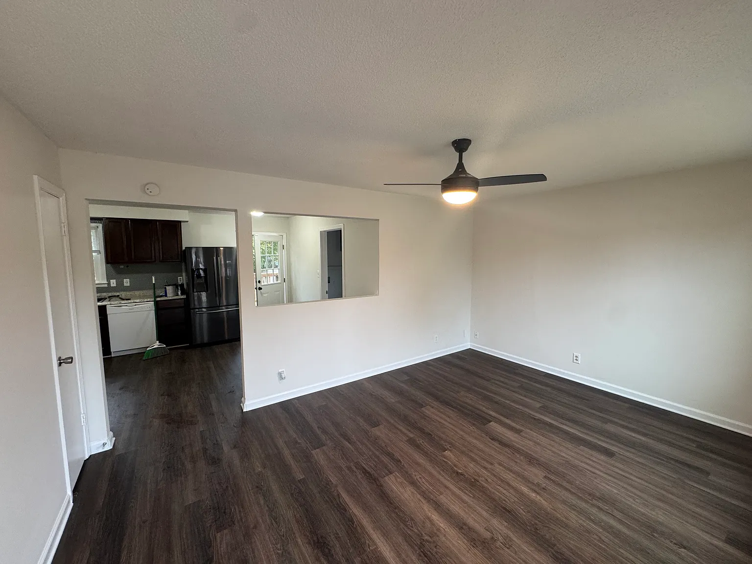 3 bed, 1061 sqft, $1,400 — Photo 3