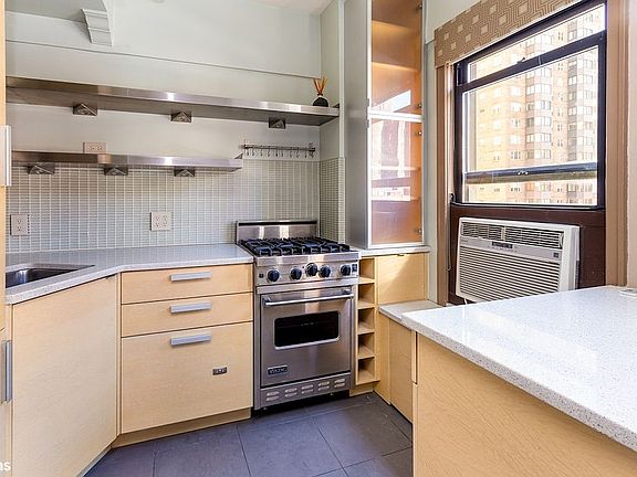 4th image of 123 E 37th St #9D