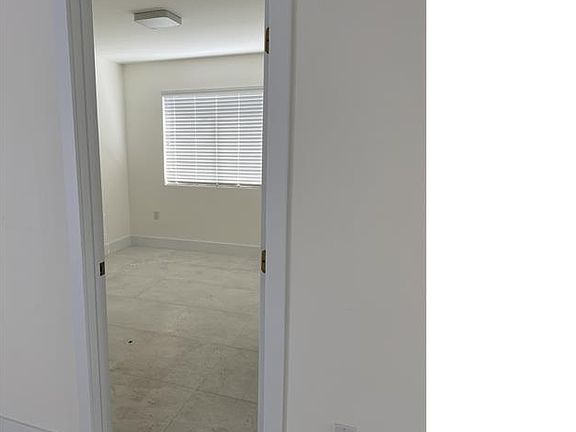4th image of 801 NW 32nd St