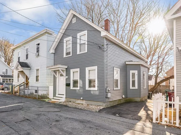 34 Elmwood Ave, Lowell, MA 01850