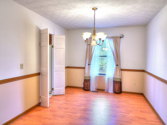 5th image of 2418 Bentree Ct