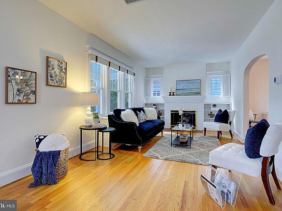 5th image of 105 Archwood Ave