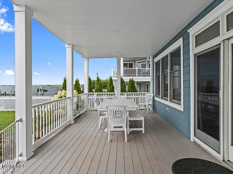 1118 Barnegat Ln — Photo 7