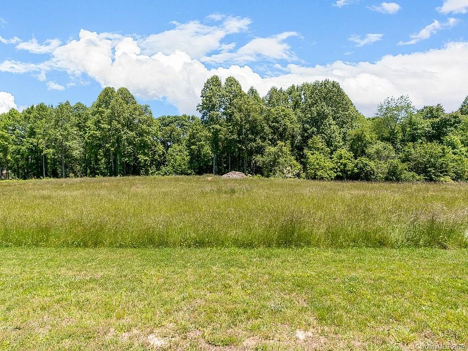 1st image of 610 Skytop Farm Ln