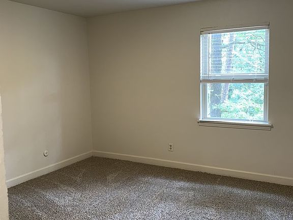 5th image of 601 Mimi Ln
