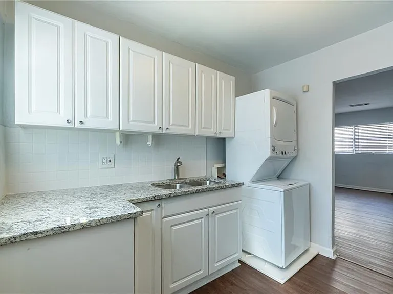 560 Winton Ter NE #1 — Photo 1
