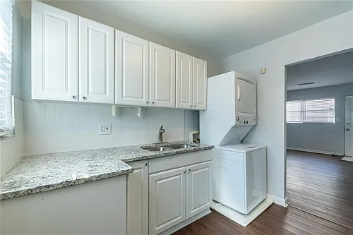 560 Winton Ter NE #1 Photo 1