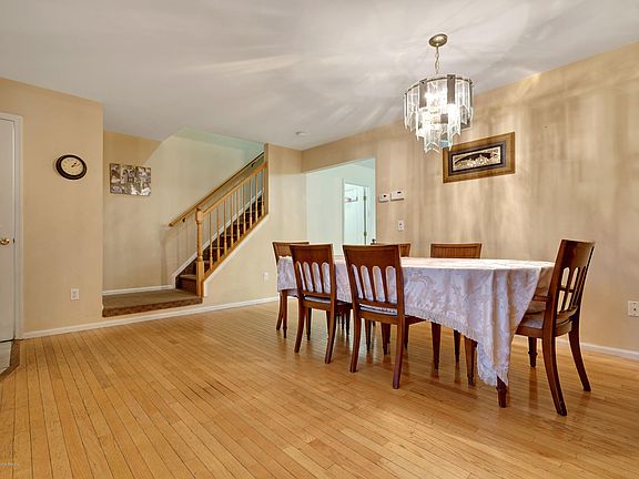5th image of 9 Waterview Dr