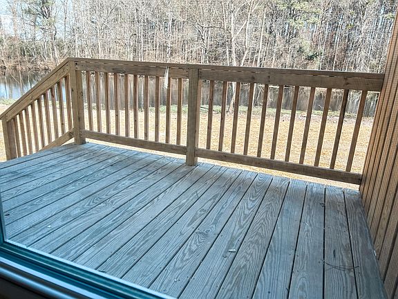 4th image of 165 N Clarendon Dr