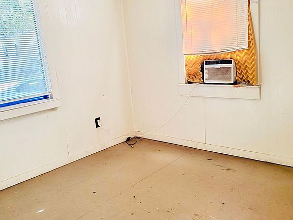 3rd image of 410 Lamar St #D