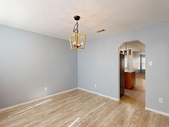 3rd image of 3217 Blackburn Dr