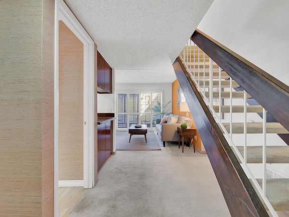 4th image of 219 Fairoaks Dr