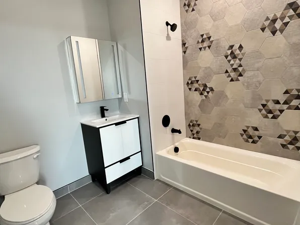 138 Mallory Avenue image 6 of 8