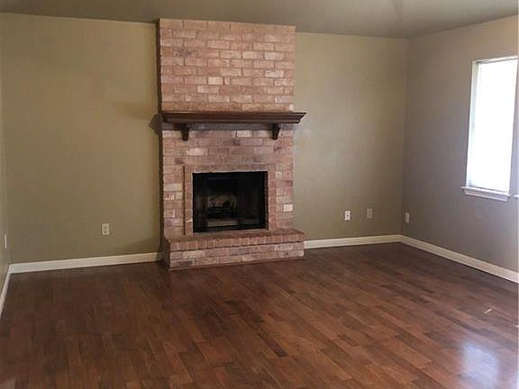 2nd image of 3334 Halfpenny St