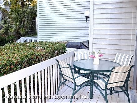 4th image of 19 Lemoyne Ave APT 3