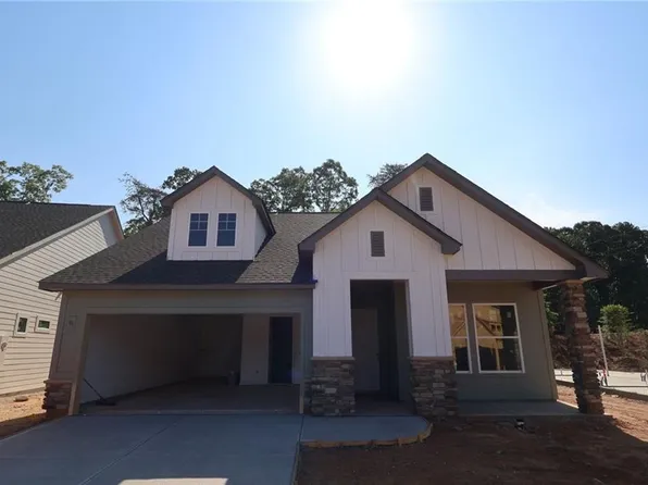 1410 Autumn Lake Dr, Gainesville, GA 30504