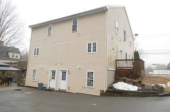 2nd image of 107 Union St
