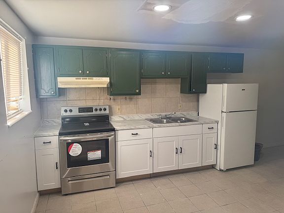 3rd image of 1351 E Sudbury Ave