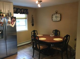 26045 Union Tpke, Glen Oaks, NY 11004