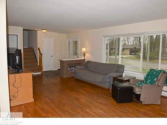 2nd image of 1616 E Columbine Dr