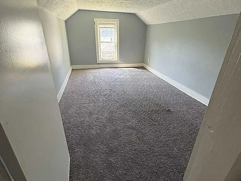 109 Lloyd St — Photo 6