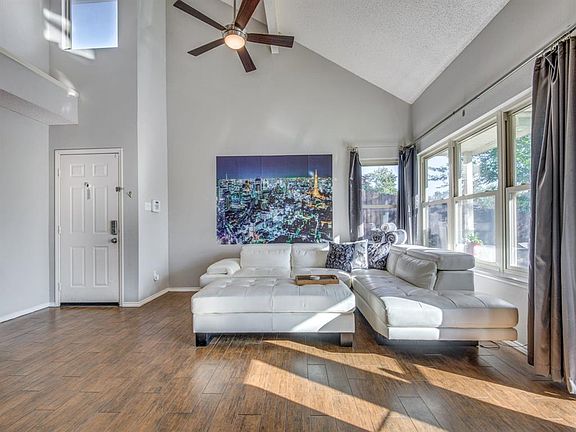 4th image of 915 Boxwood Dr