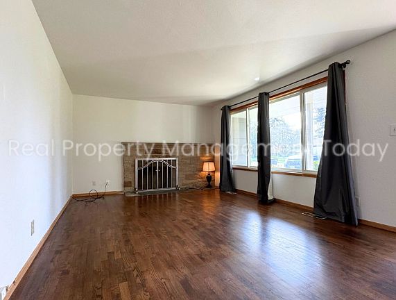 3rd image of 10601 Doten Dr S