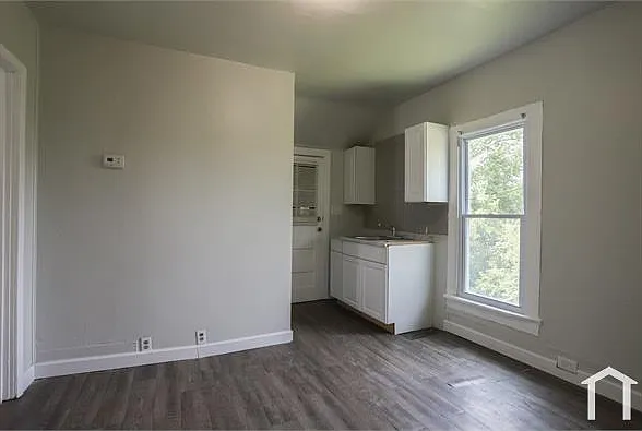 8910 Vineyard Ave #UP — Photo 5