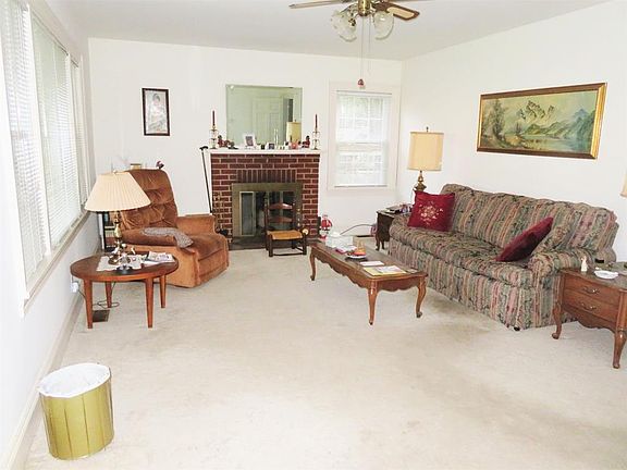 5th image of 315 Williams St