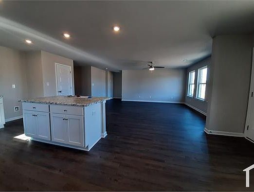 5th image of 105 Domingues Ave