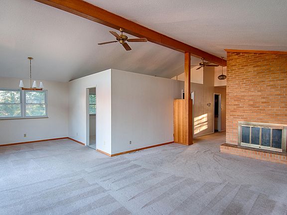 3rd image of 4928 Governorwood Dr