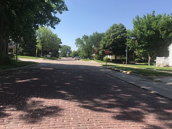 4th image of 601 N East Ave