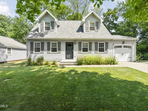 19 Schuster Road, Schenectady, NY 12303