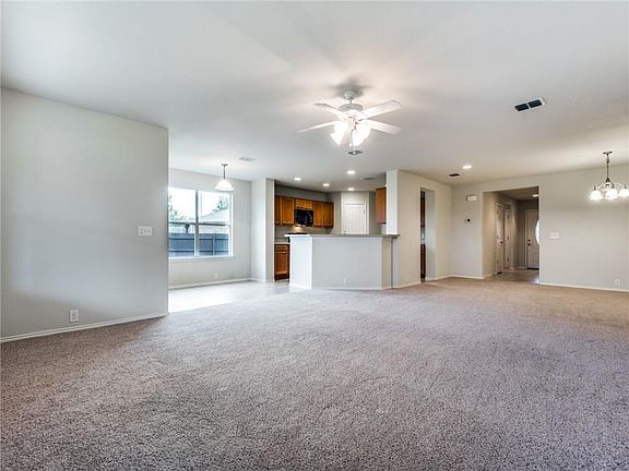 4th image of 15984 Avenel Way