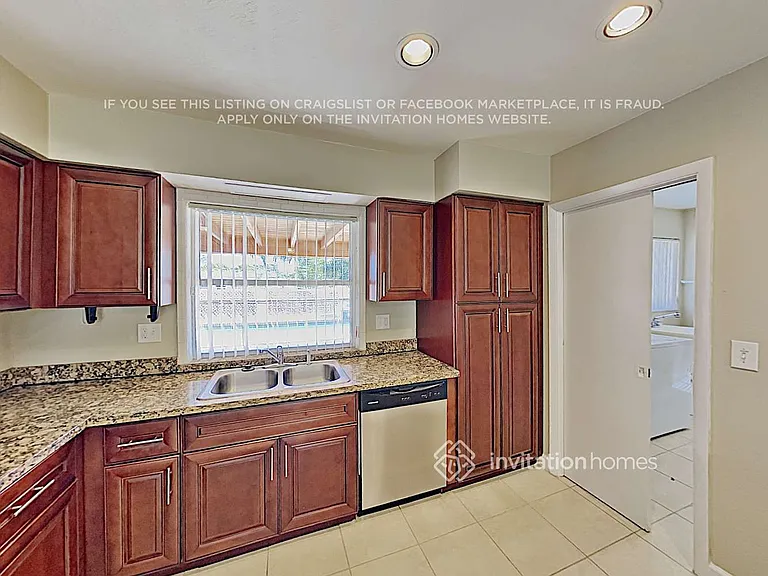 4200 Hayes St — Photo 5