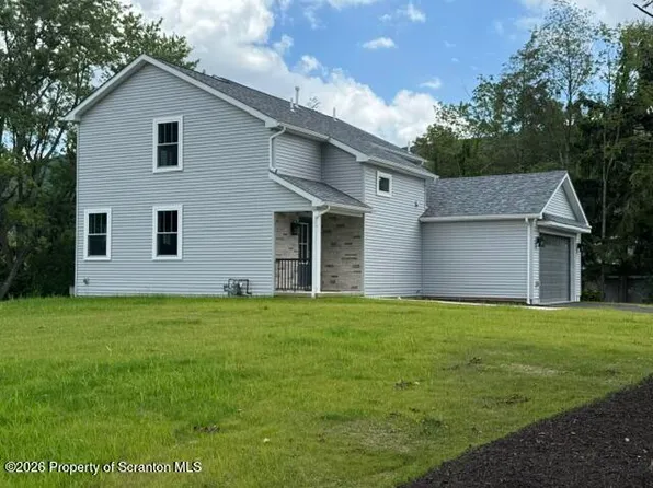 102 Alans Dr, Clarks Summit, PA 18411