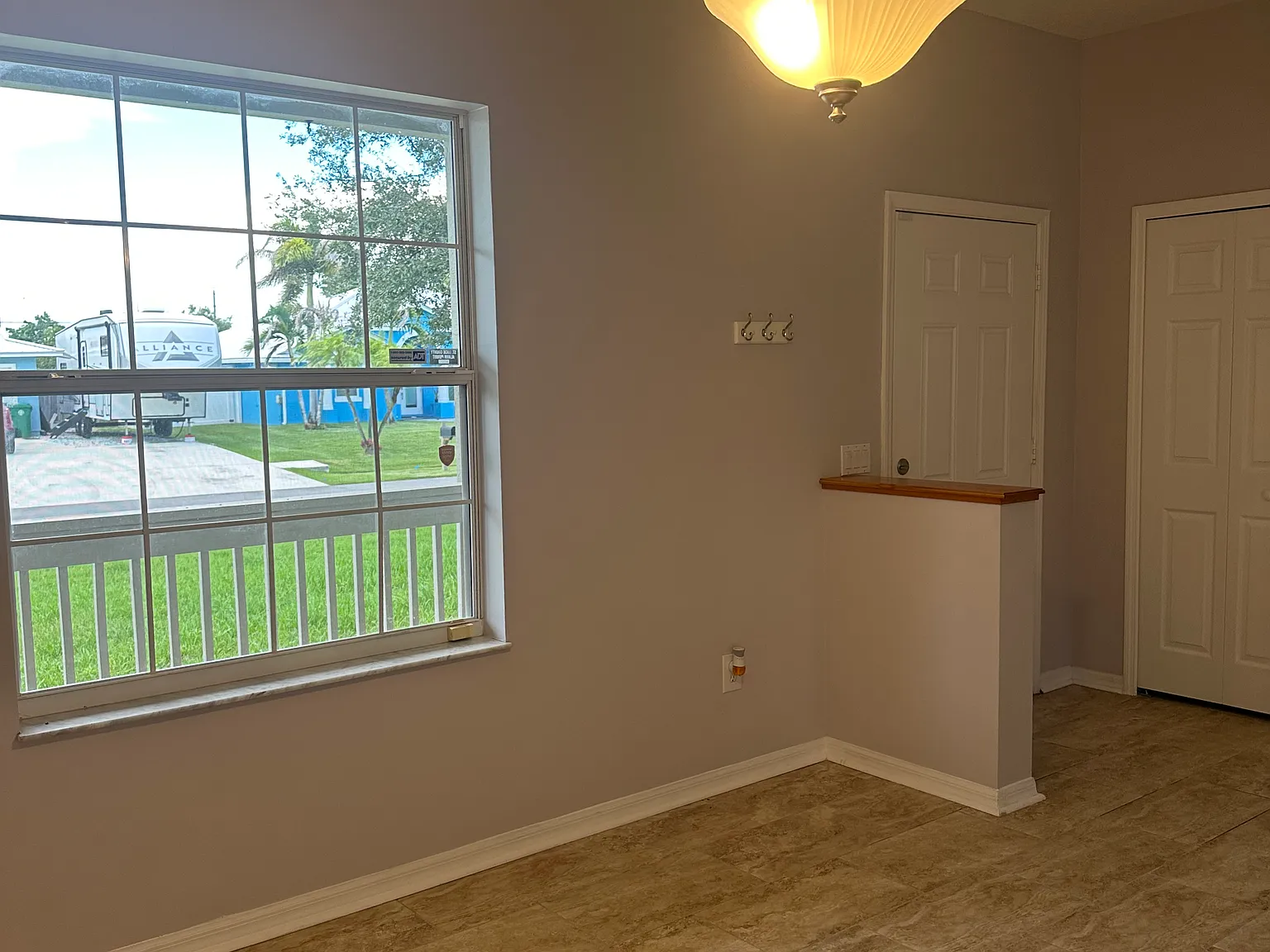 4 bed, 2040 sqft, $2,595 — Photo 3