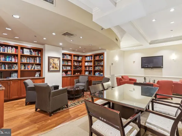 1500 Chestnut St APT 18H, Philadelphia, PA 19102
