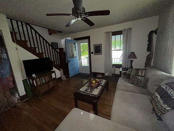 4th image of 820 N 3rd St