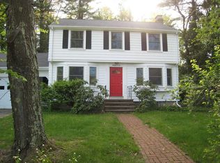 9 Savin St, Burlington, MA 01803