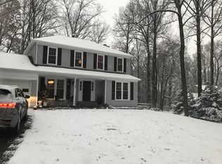 11117 Loran Rd, Great Falls, VA 22066