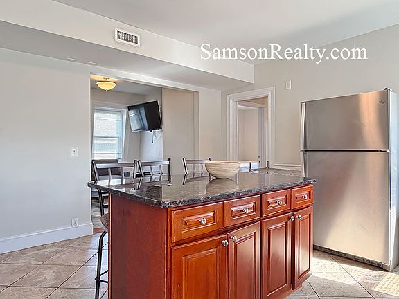 4th image of 20 Governor St #3